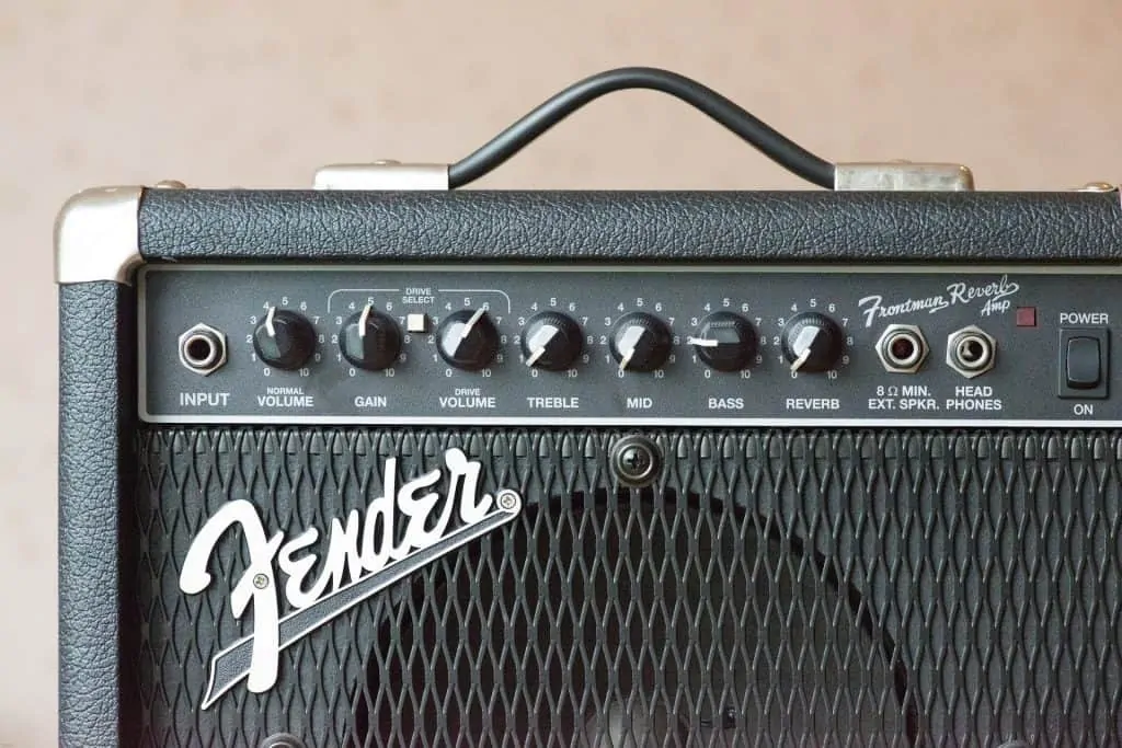 Frontman deals reverb amp