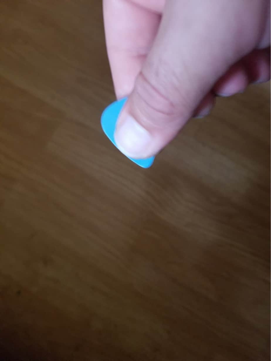 How To Hold A Guitar Pick Beginner Guitar HQ