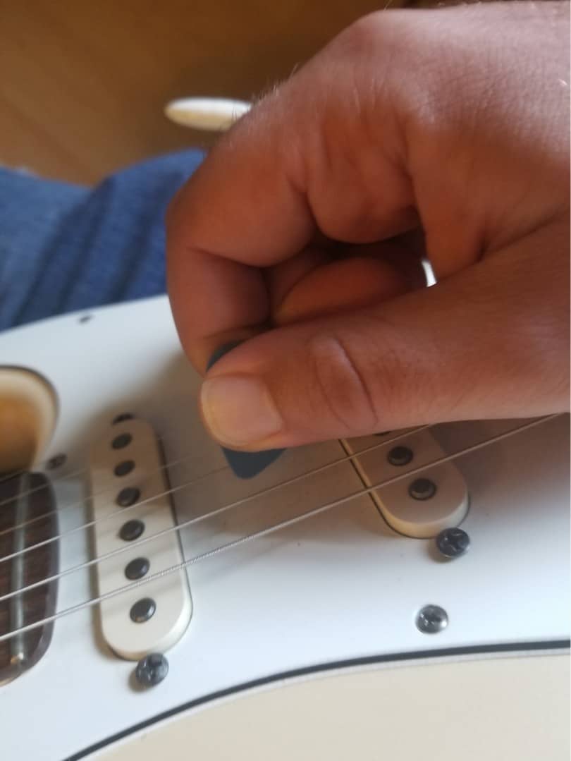 How To Hold A Guitar Pick Beginner Guitar HQ