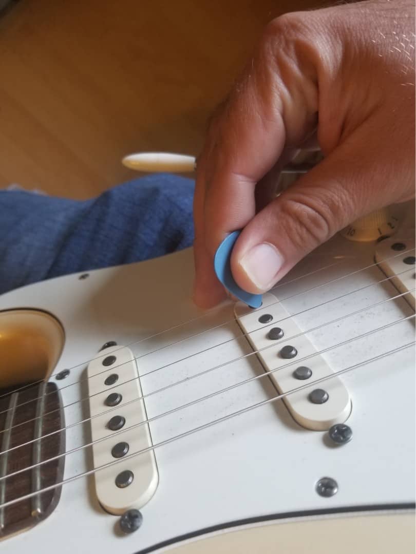 How To Hold A Guitar Pick Beginner Guitar HQ