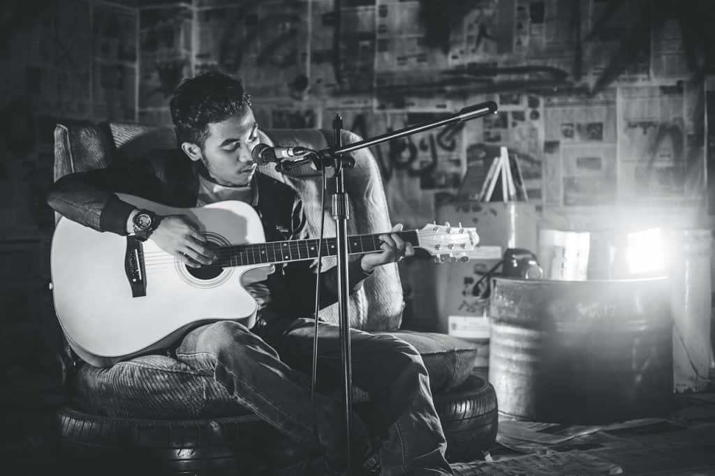 7 Ways To Improve Your Strumming 4 Guy mic acoustic guitar
