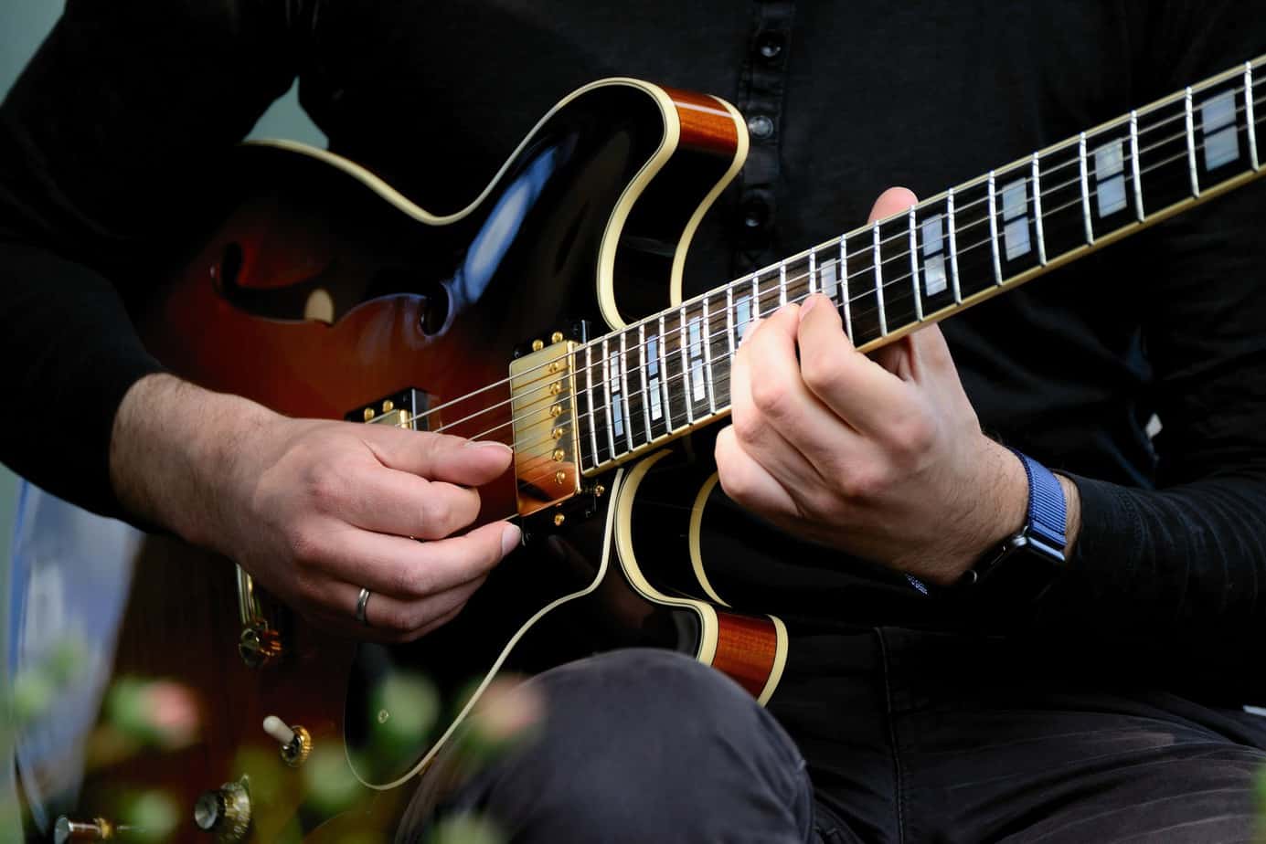 A Guitarist’s Guide to Jam Sessions - Beginner Guitar HQ
