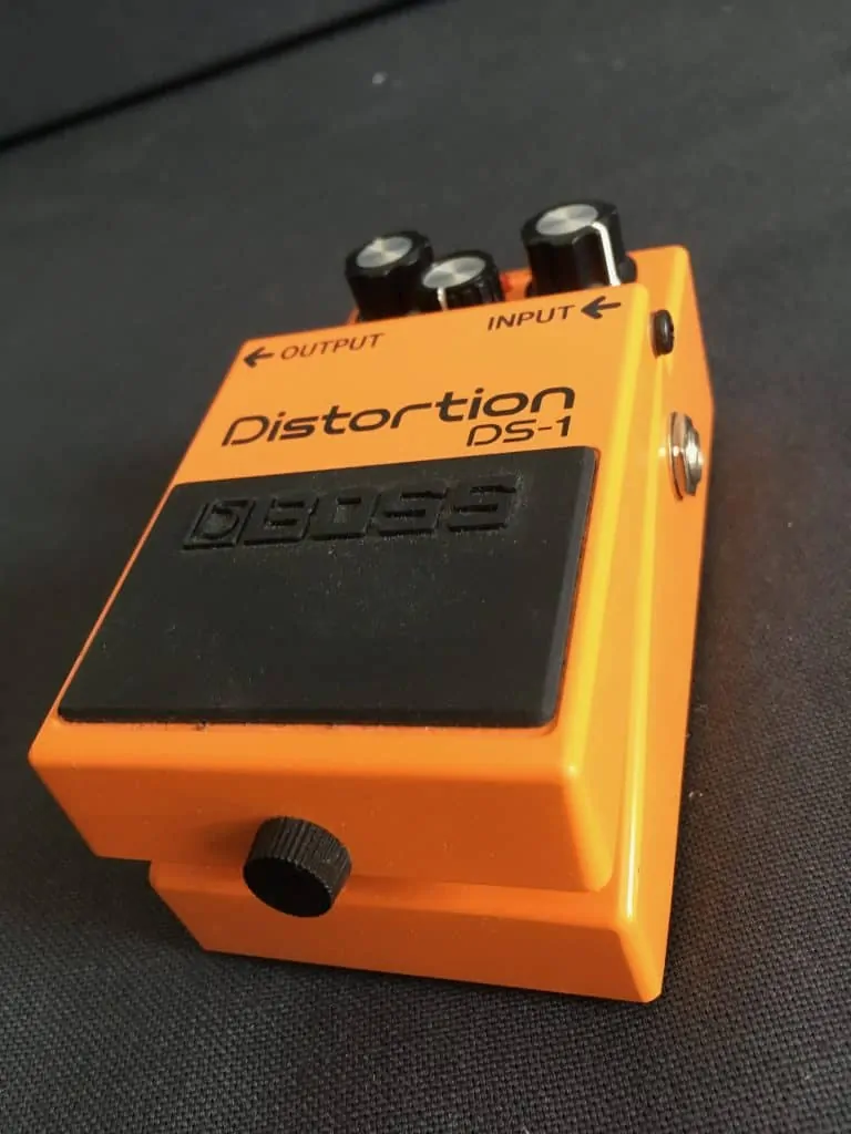 boss distortion pedal side