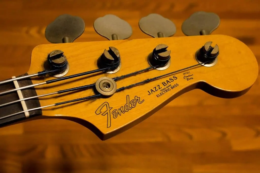 2 headstock