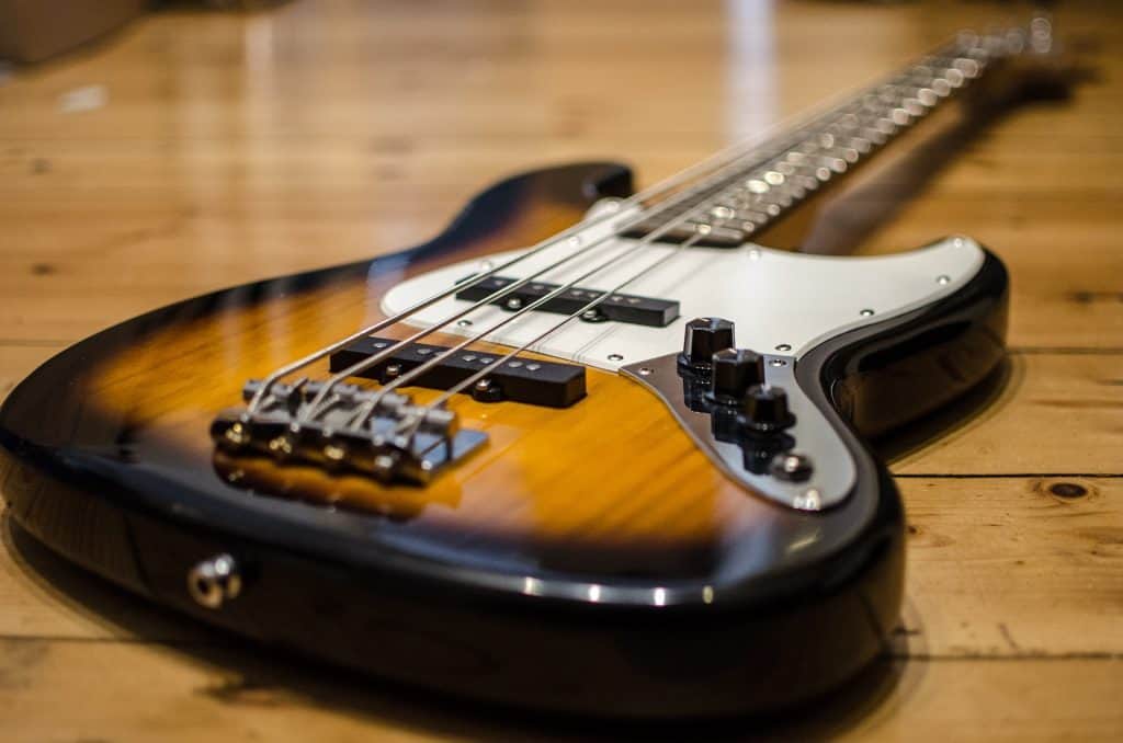 squier p bass weight