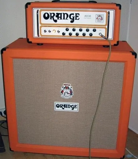 1 orange o bass guitar