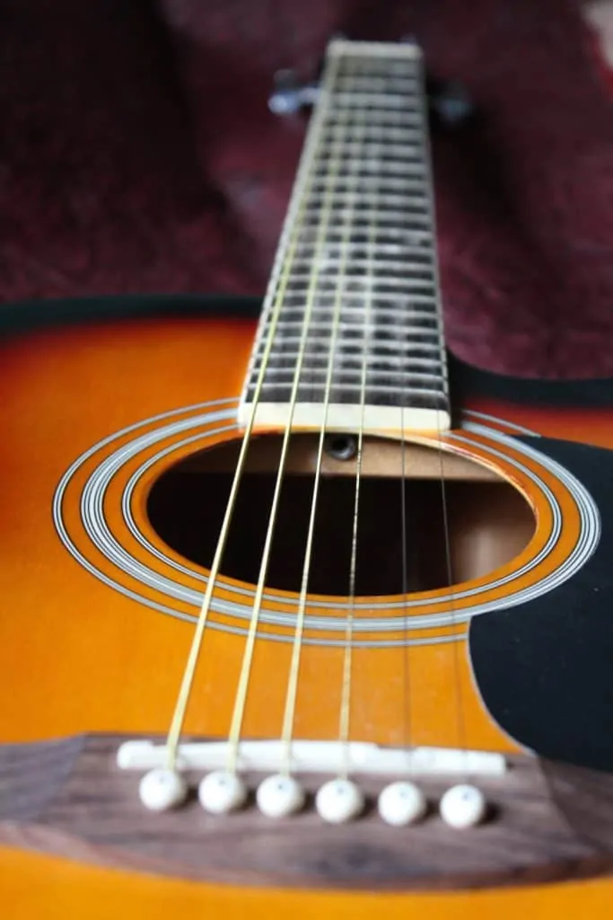 Maestro by Gibson Guitar Review | Beginner Guitar HQ