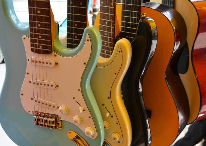 What are the different deals types of electric guitars