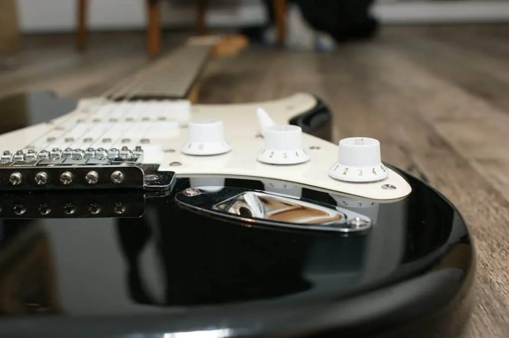 6 types of electric guitars strat