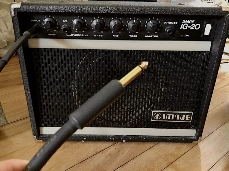 Can You Play An Electric Guitar Without an Amp? Beginner Guitar HQ