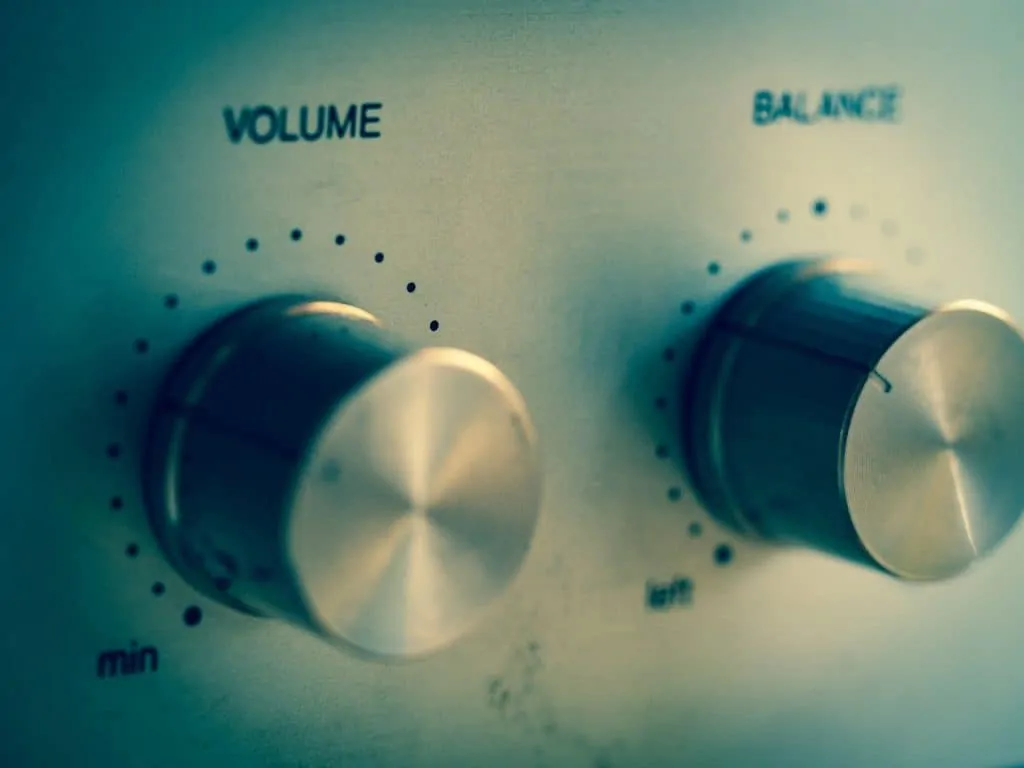 VOLUME KNOB