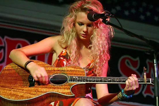 2 baby taylor guitar