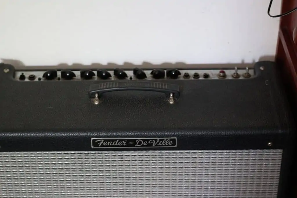 2 fender deville amp review