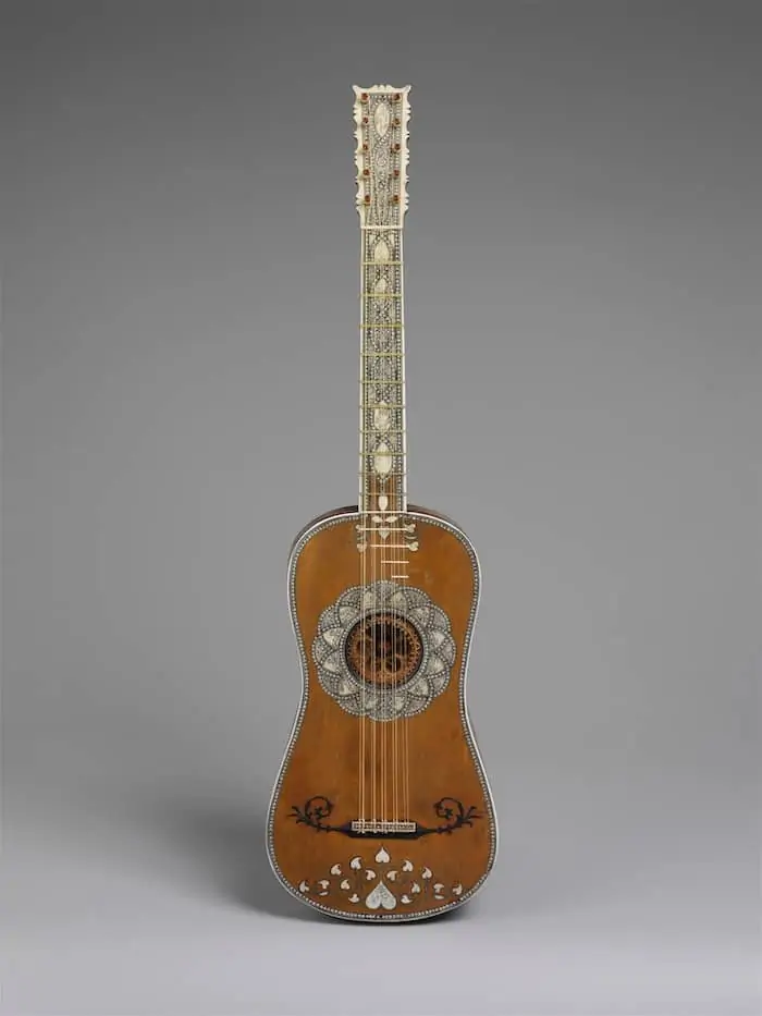 Baroque guitar