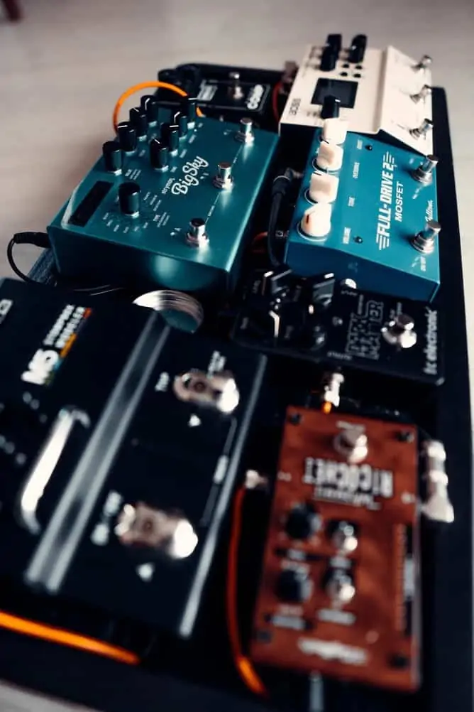 2. Pedalboard