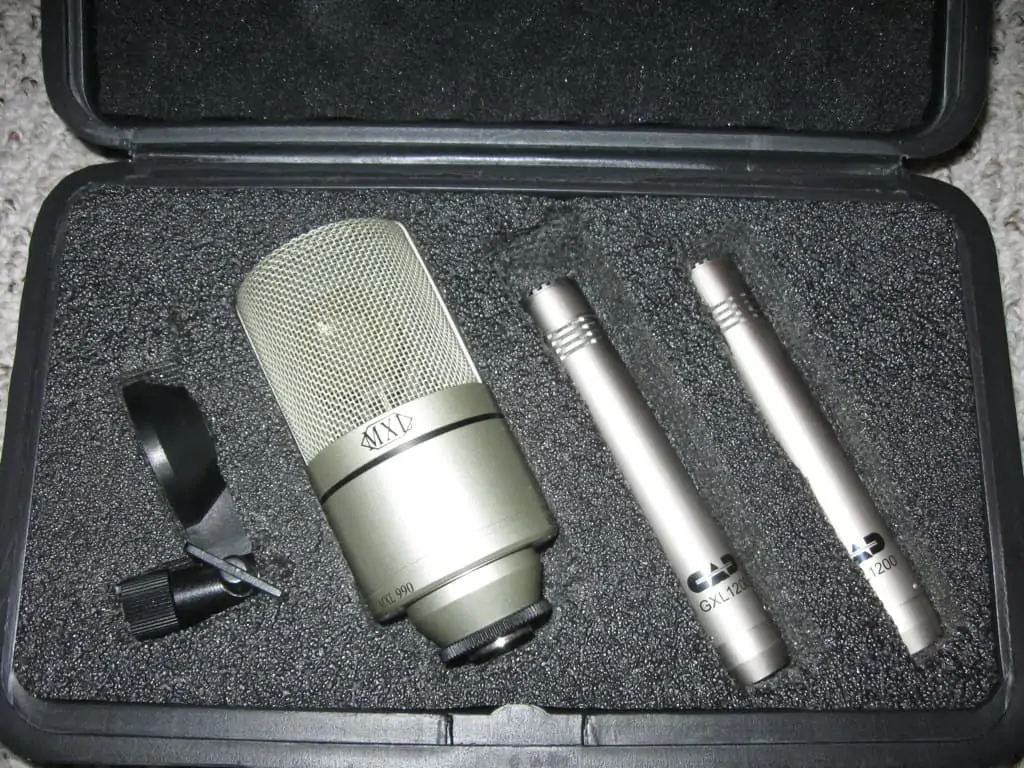 Audio-Technica AT2020 Cardioid Condenser Mic Review / Test (vs. MXL770,  MXL990, Ember, More) 